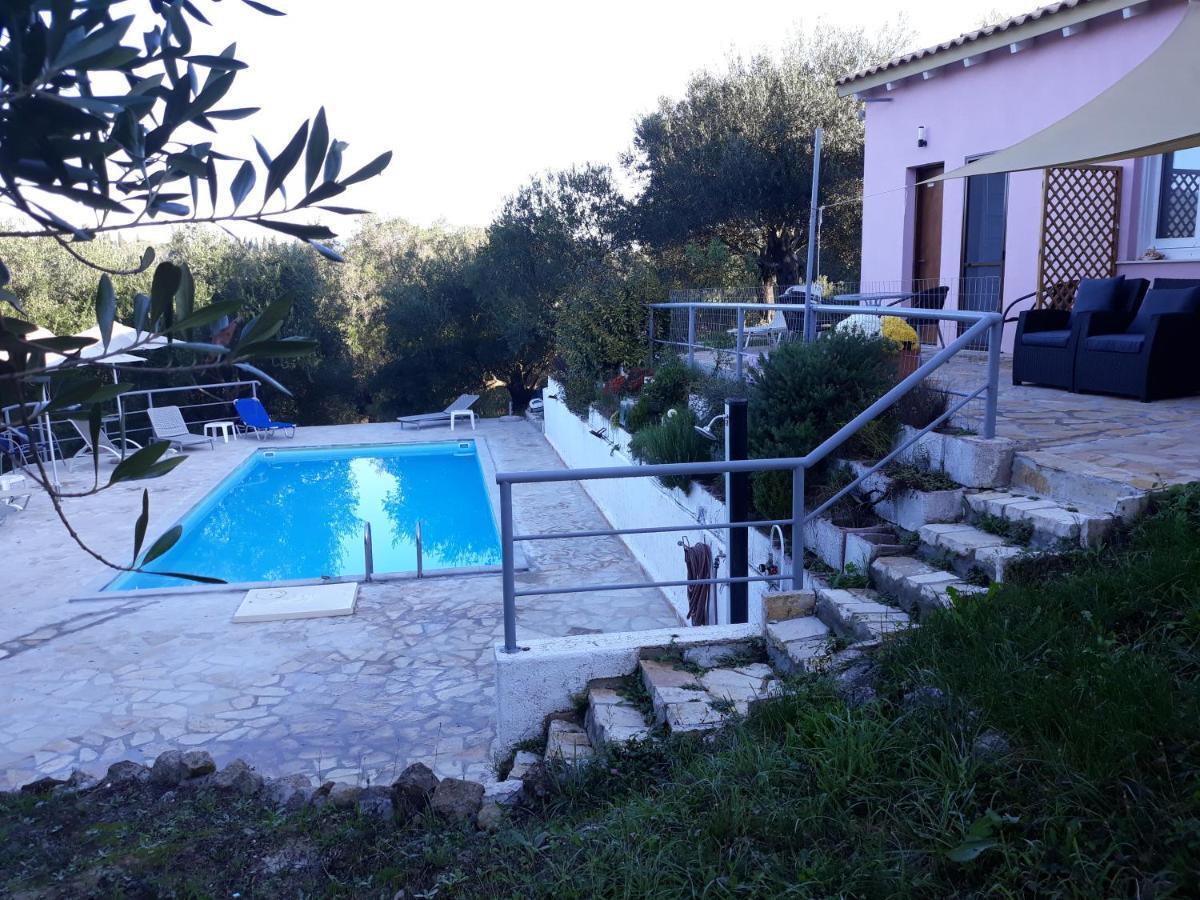Holiday home Matthaeus Am Corfutrail, Ferienoase Im Olivenhain 3 Km Zum Giannades